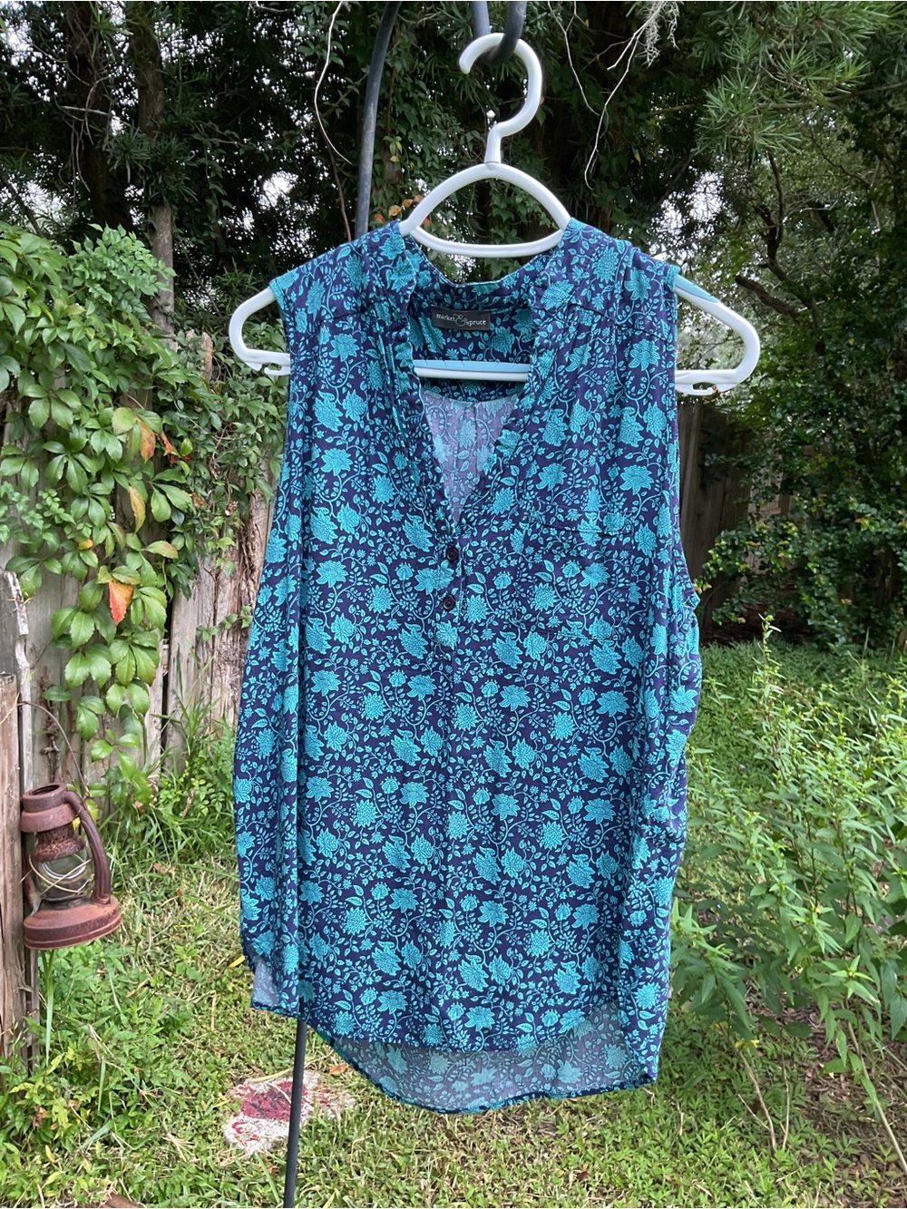 Market & Spruce Teal and Navy Floral V-Neck Sleeveless Top